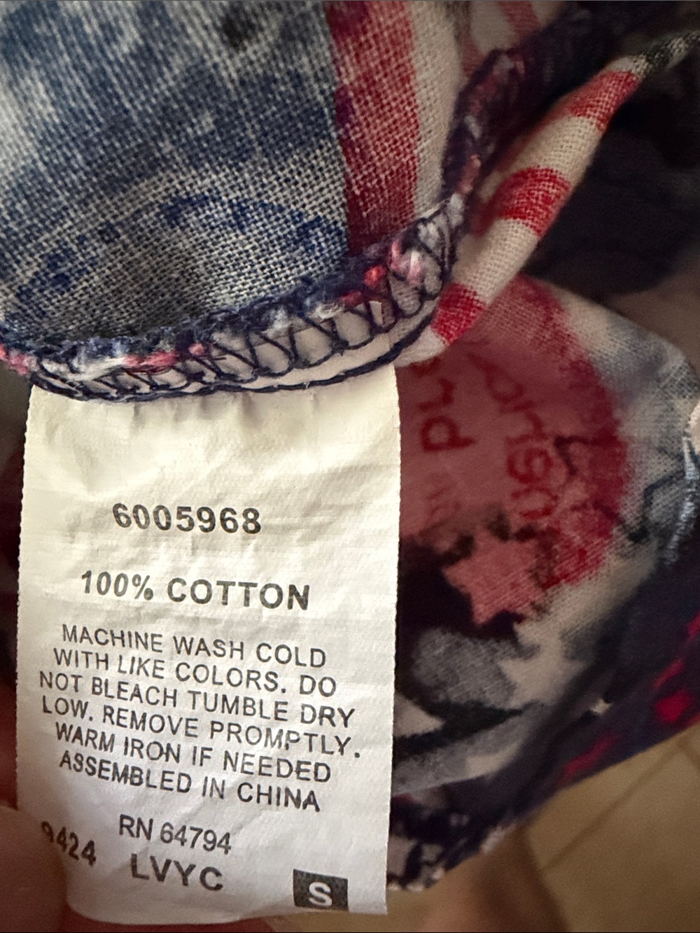 Peaches Heart & Flag Print Scrub Top - Red, White, Blue - Picture 6 of 6